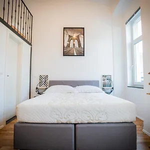 Rhino Apartamento