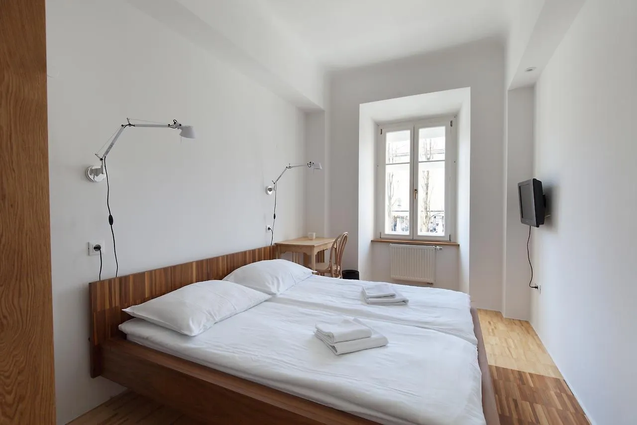 Julija&Robert'S Riverview Apartments And Rooms Ljubljana Séjour chez l'habitant