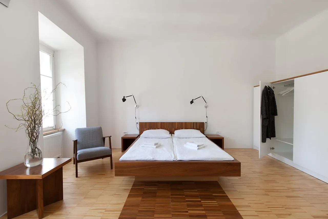 Julija&Robert'S Riverview Apartments And Rooms Ljubljana Séjour chez l'habitant